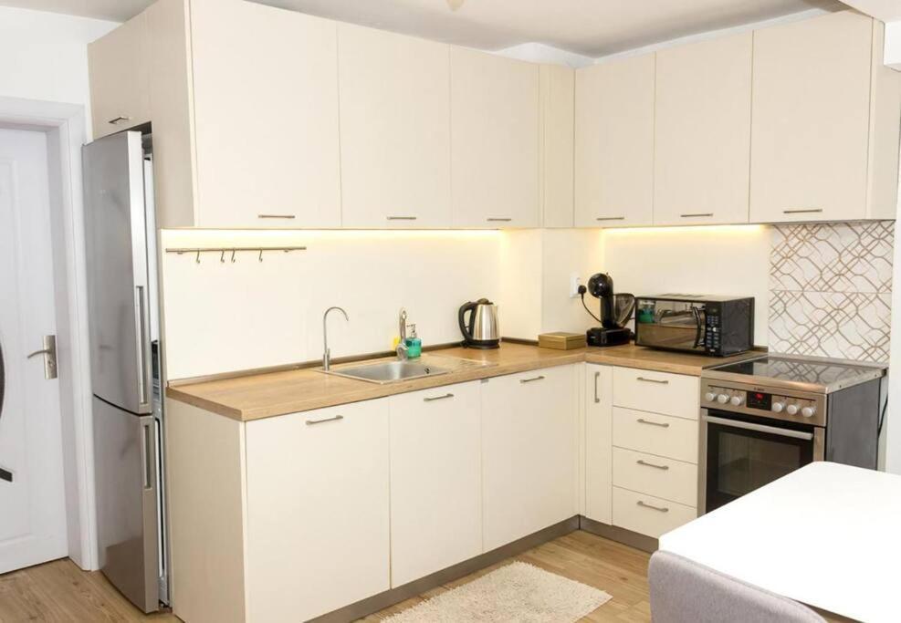 Modern Bright Apartment Close To City Center And Grand Mall Varna Dış mekan fotoğraf