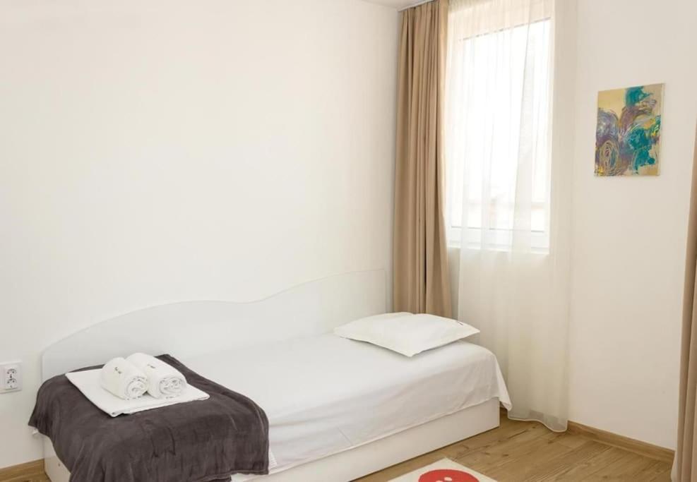 Modern Bright Apartment Close To City Center And Grand Mall Varna Dış mekan fotoğraf