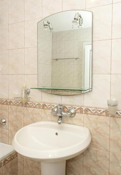 Modern Bright Apartment Close To City Center And Grand Mall Varna Dış mekan fotoğraf